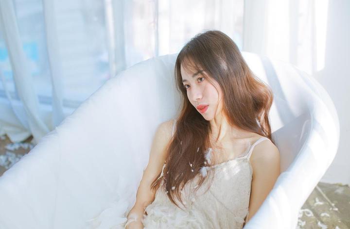 庭院中的忘忧草